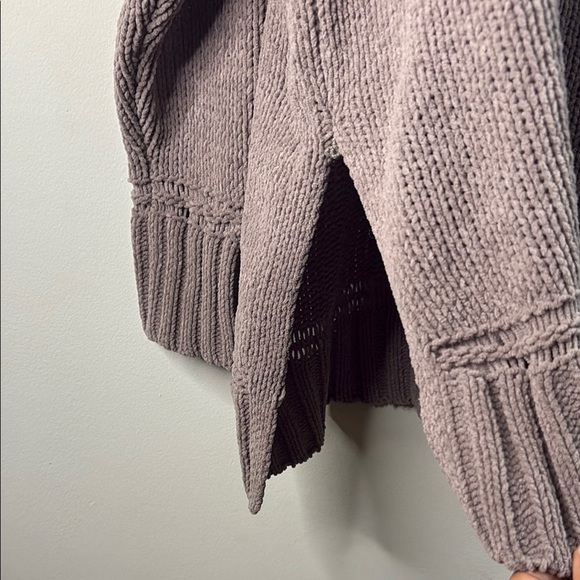 Aerie Mauve Turtleneck Sweater - Picture 2 of 8